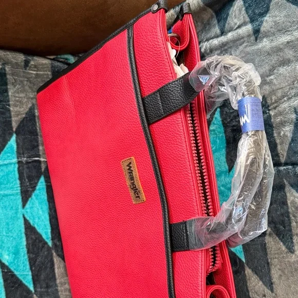 Wrangler Red Lap Top Tote with Black Trim New With Tag - Picture 5 of 11